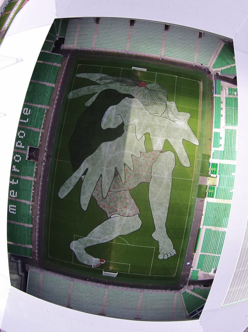 New_Sleeping_Giant_by_Street_Artists_Ella_Pitr_at_Geoffroy_Guichard_Stadium_2016_02
