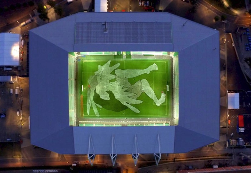 New_Sleeping_Giant_by_Street_Artists_Ella_Pitr_at_Geoffroy_Guichard_Stadium_2016_04