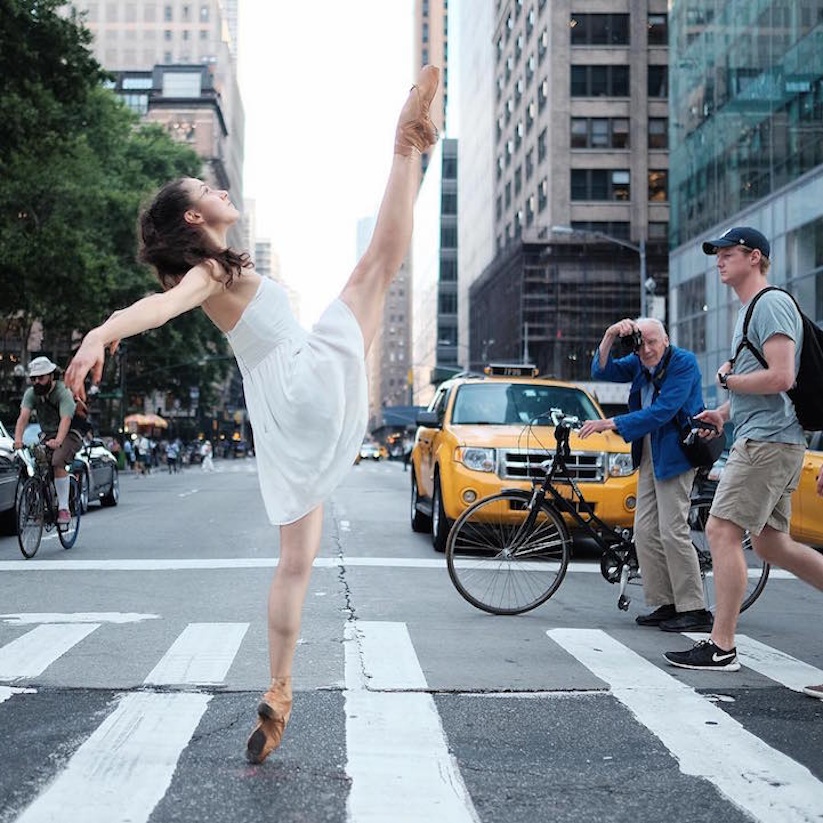 Amazing_Pictures_of_Ballerinas_Dancing_In_The_Streets_of_NYC_by_Omar_Z_Robles_2016_04