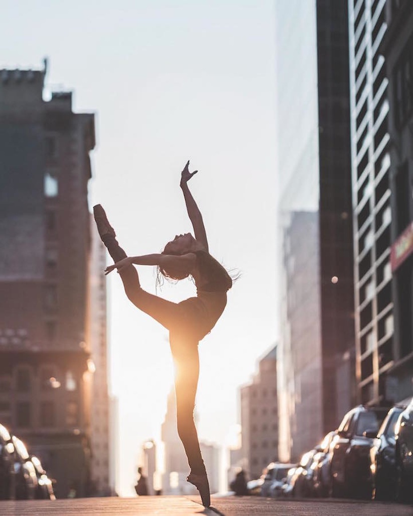 Amazing_Pictures_of_Ballerinas_Dancing_In_The_Streets_of_NYC_by_Omar_Z_Robles_2016_05