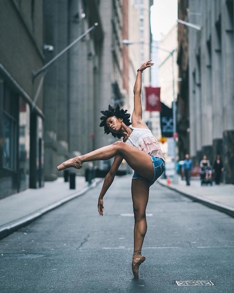 Amazing_Pictures_of_Ballerinas_Dancing_In_The_Streets_of_NYC_by_Omar_Z_Robles_2016_06