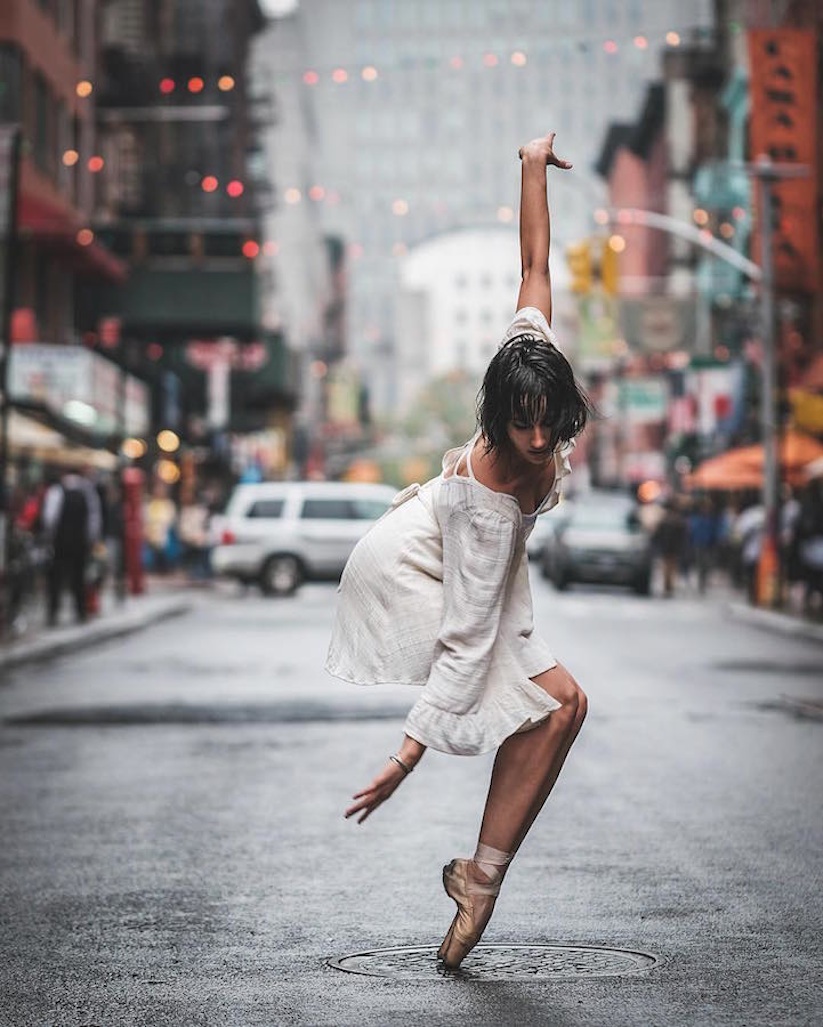 Amazing_Pictures_of_Ballerinas_Dancing_In_The_Streets_of_NYC_by_Omar_Z_Robles_2016_07