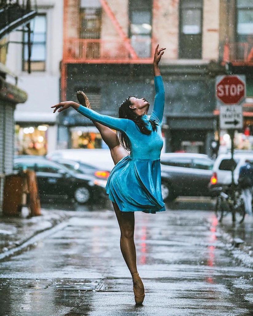 Amazing_Pictures_of_Ballerinas_Dancing_In_The_Streets_of_NYC_by_Omar_Z_Robles_2016_09