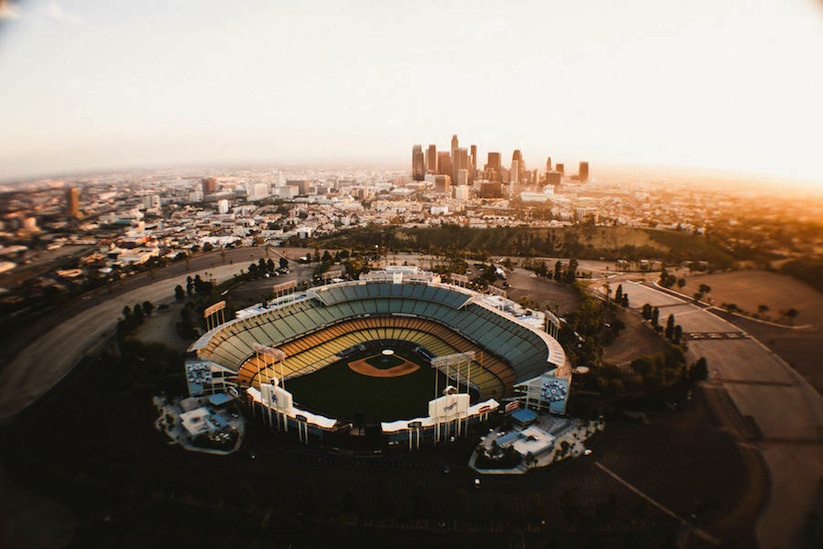 Daily_Life_Urban_Scenes_and_Natural_Landscapes_of_Los_Angeles_Captured_by_Scott_Reyes_2016_04