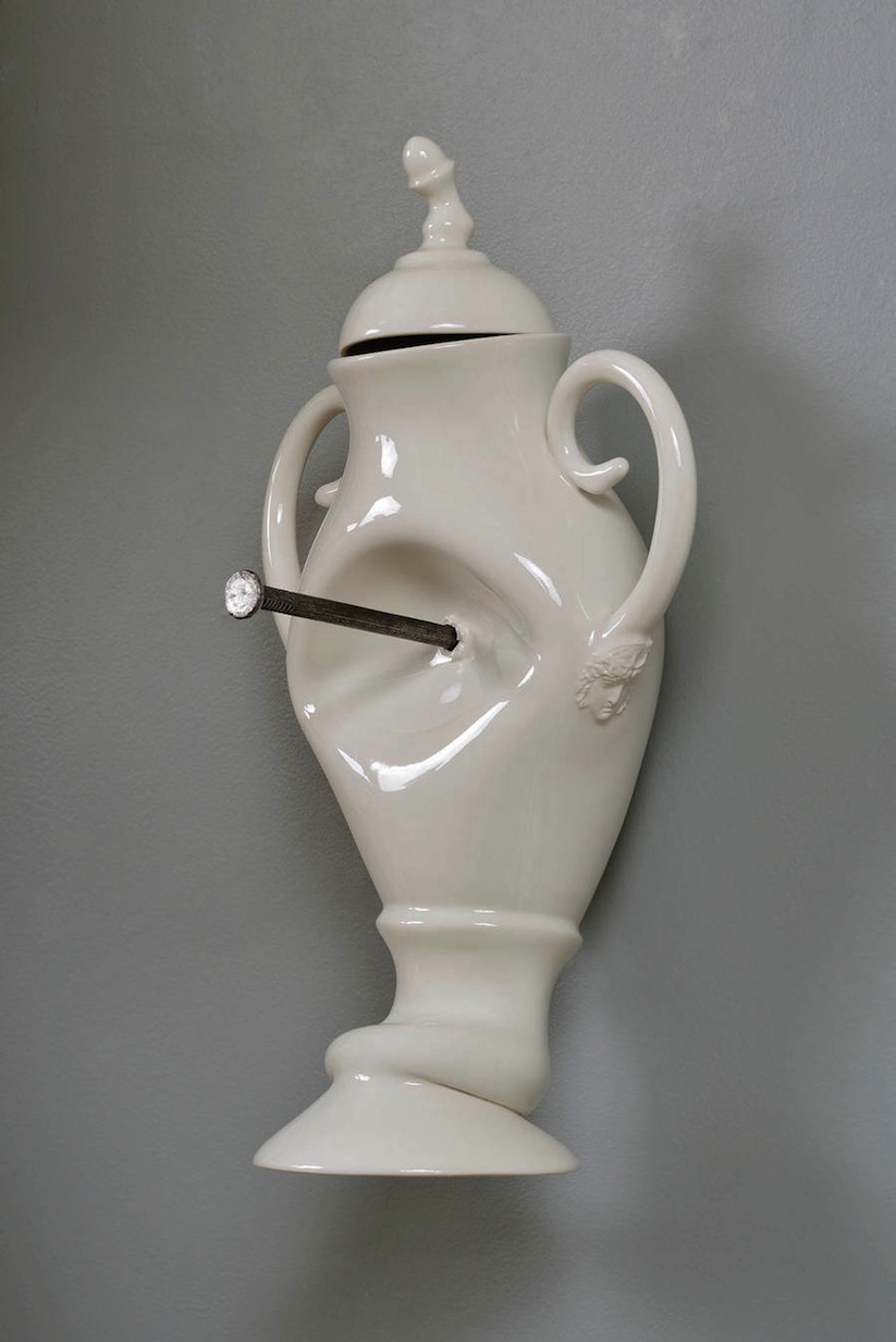 French_Artist_Laurent_Craste_Creates_very_Special_Ceramics_Art_2016_04