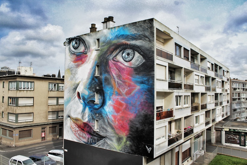 Impressive_Portrait_Mural_by_Street_Artist_David_Walker_in_Boulogne_Sur_Mer_France_2016_02