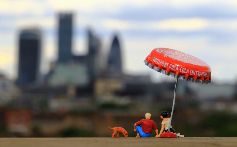 Roys_People_Miniature_Installations_in_the_Streets_of_London_2016_01