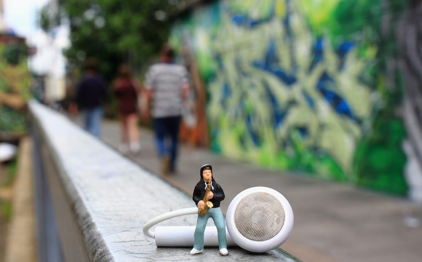 Roys_People_Miniature_Installations_in_the_Streets_of_London_2016_09