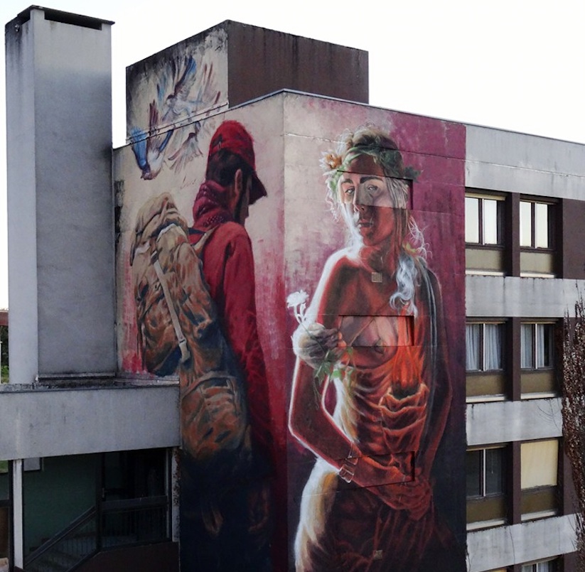 The_Migrant_and_the_Liberty_Mural_by_Alaniz_in_Lurcy_Levis_France_2016_01