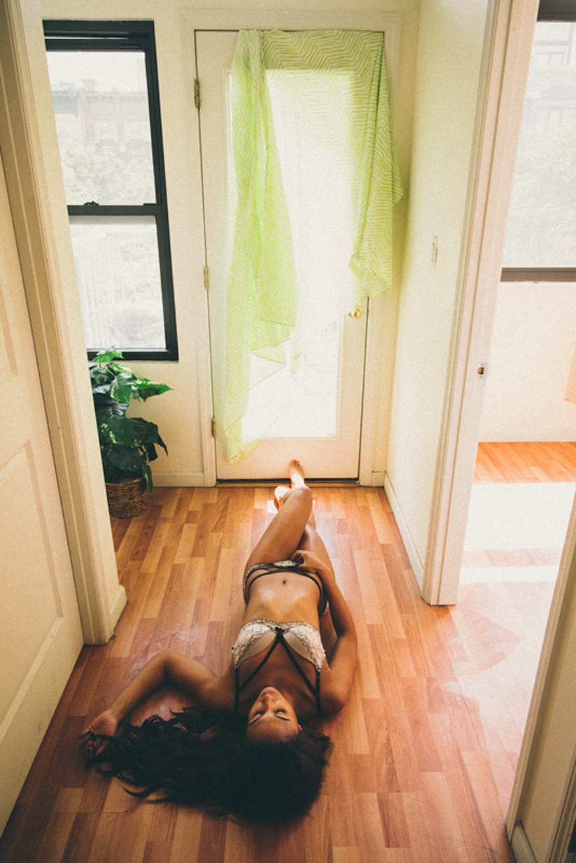 in_her_place_shauna_melinda_captured_at_her_apartment_in_brooklyn_nyc_2016_02