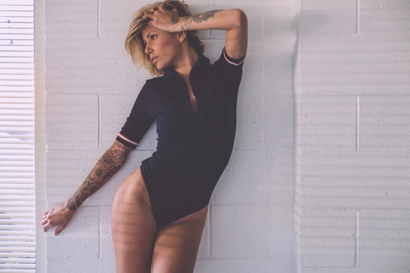 in_my_studio_model_miss_tina_louise_captured_by_van_styles_2016_09