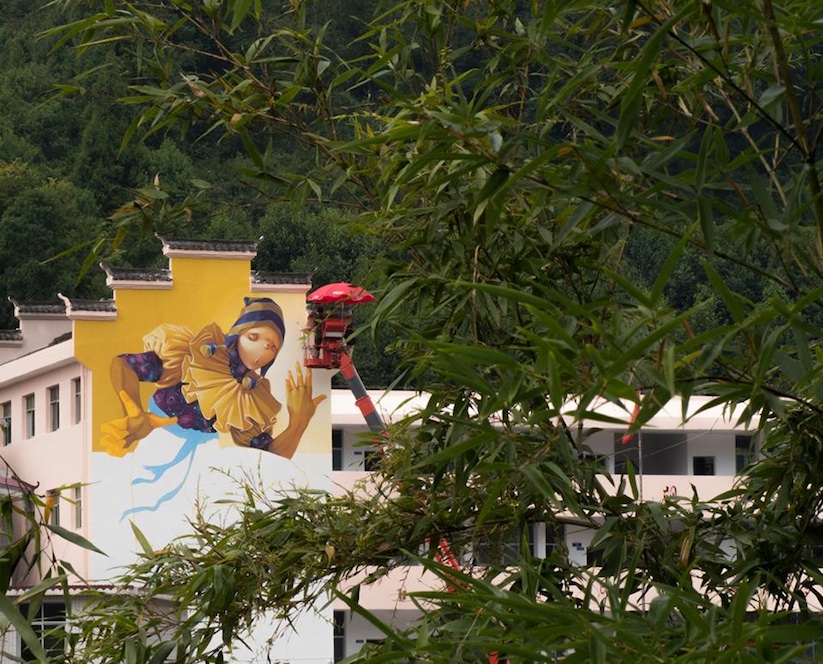 random_awesome_new_mural_by_street_artist_inti_in_tai_ping_jishou_china_2016_09