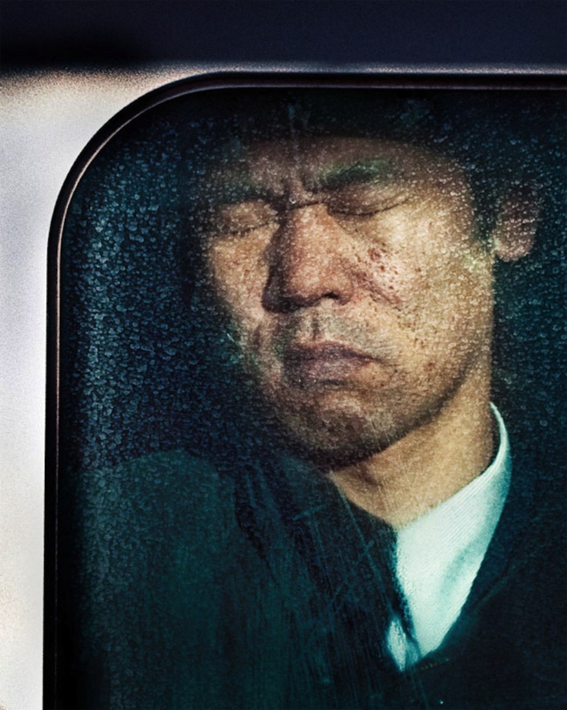 tokyo_compression_the_everyday_rush_hour_in_tokyos_packed_subway_cars_2016_10