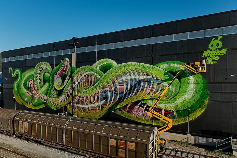 Translucent_Serpent_New_Mural_by_Street_Artist_Nychos_in_Linz_Austria_2016_05