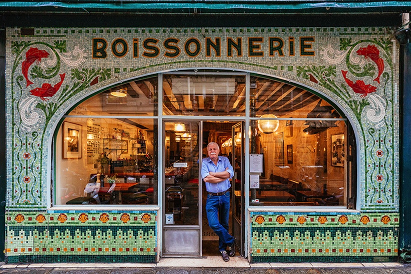 paris_re_tale_the_story_of_the_french_capital_through_its_storefronts_2016_01