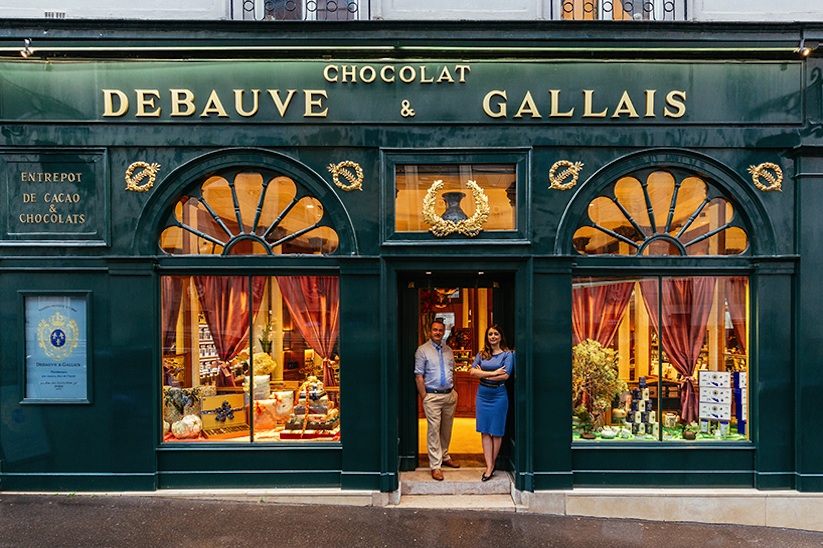 paris_re_tale_the_story_of_the_french_capital_through_its_storefronts_2016_09