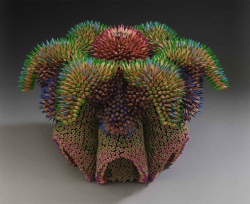 pencil_sculptures_inspired_by_the_form_and_function_of_the_sea_urchin_2016_01