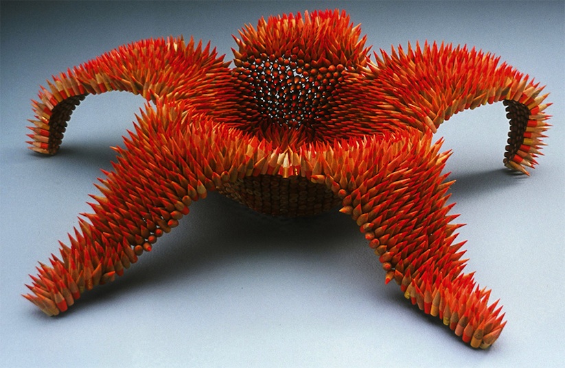 pencil_sculptures_inspired_by_the_form_and_function_of_the_sea_urchin_2016_05
