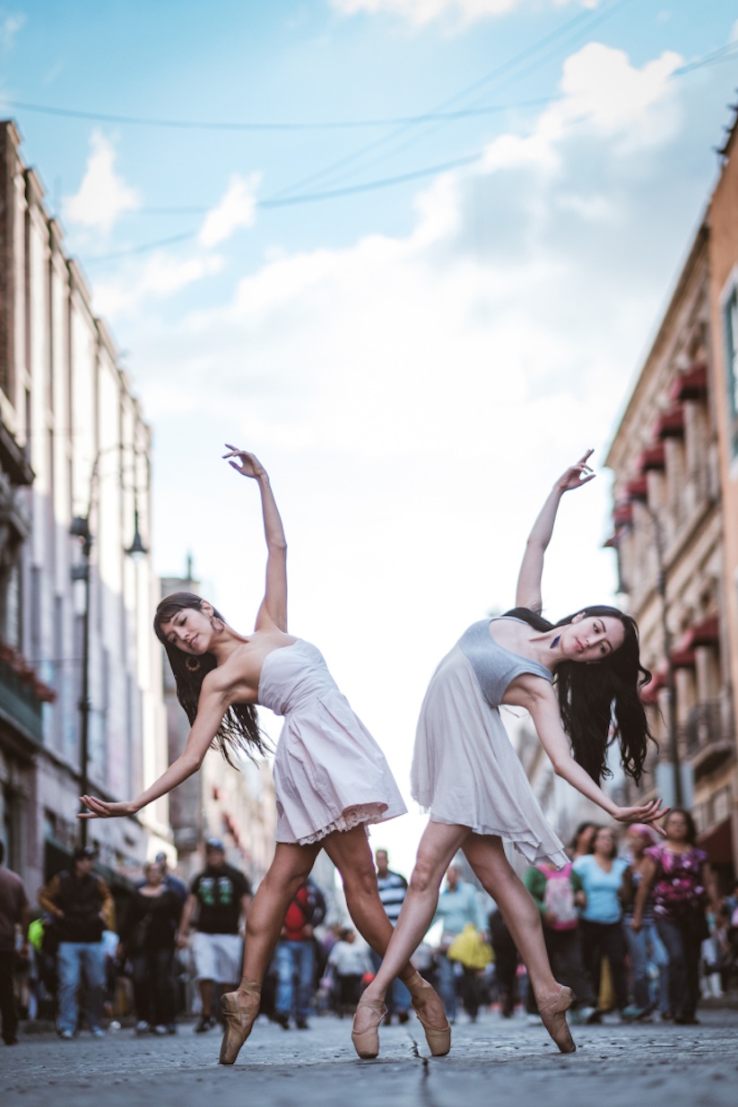 ballet_dancers_in_the_streets_of_mexico_city_captured_by_omar_robles_2016_02