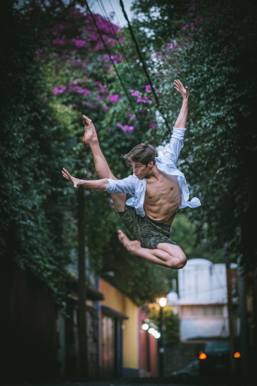 ballet_dancers_in_the_streets_of_mexico_city_captured_by_omar_robles_2016_06