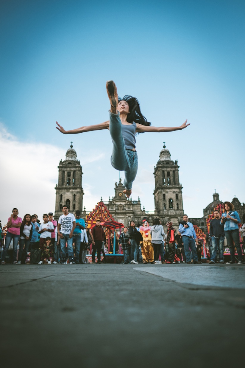 ballet_dancers_in_the_streets_of_mexico_city_captured_by_omar_robles_2016_11
