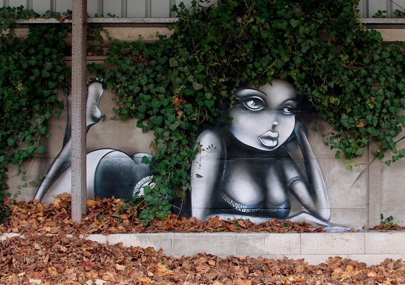 street_artist_vinie_creates_eye_catching_murals_of_funky_seductive_characters_2016_06