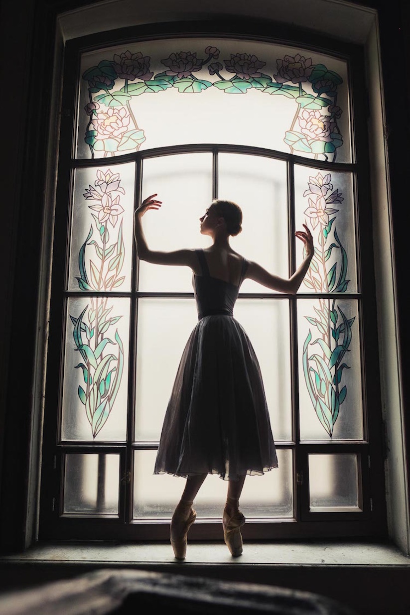 ballet_house_tales_st_petersburgs_architecture_ballet_dancers_captured_by_darian_volkova_2016_13