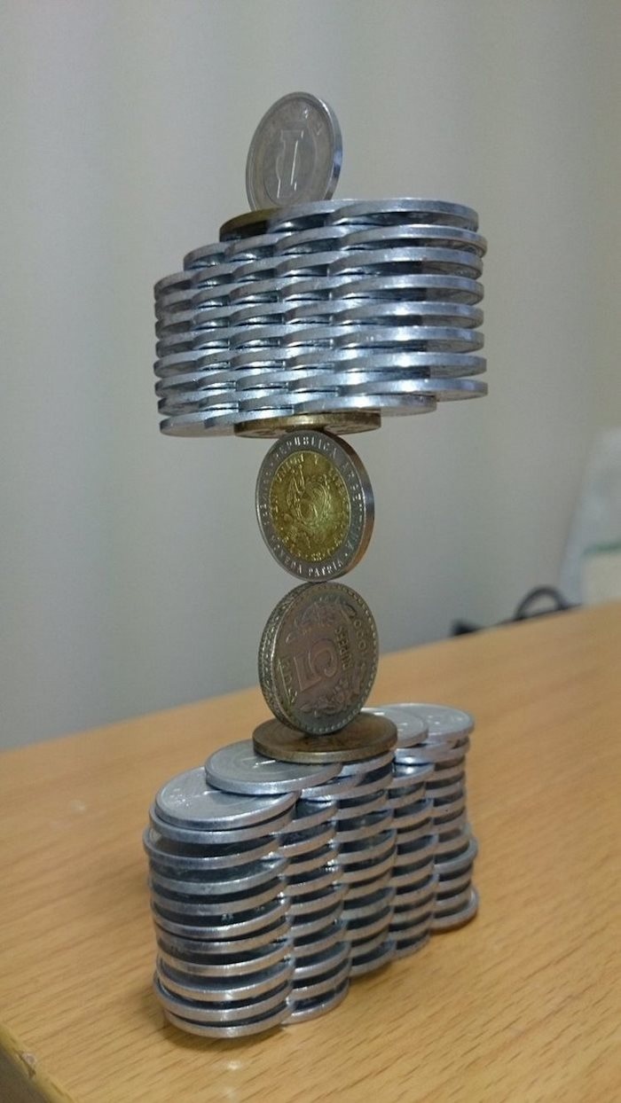 japanese_artist_tanu_is_a_master_of_stacking_coins_2016_11