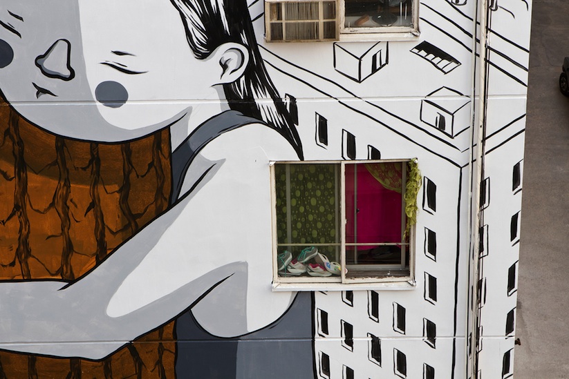 never_give_up_super_sized_mural_by_street_artist_millo_in_santiago_chile_2016_07