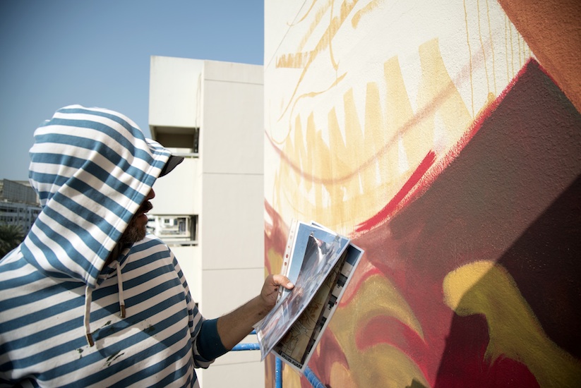 the_past_mural_by_case_maclaim_in_dubai_2016_02