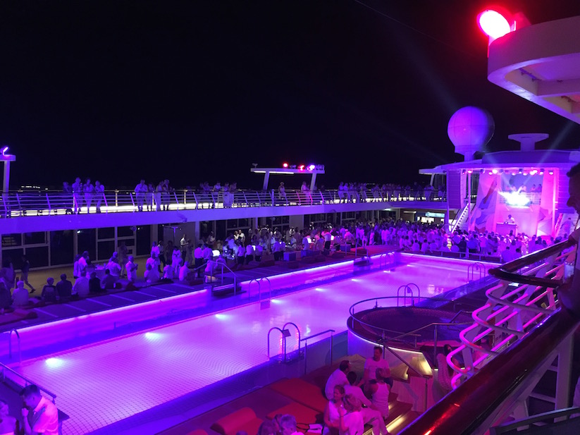 An diversen Abenden gab es auch tolle Pool-Partys. am allerbesten hat mir die White-Night gefallen.