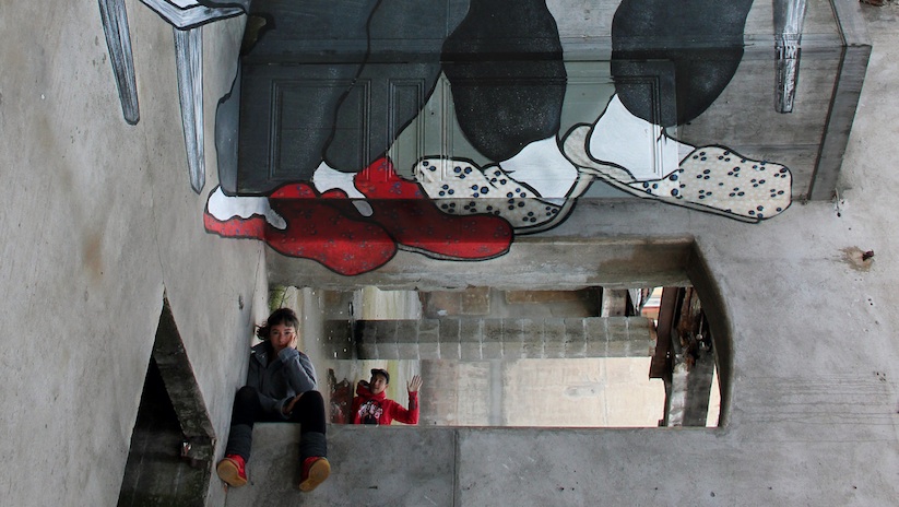 old_brothers_anamorphic_optical_illusion_mural_by_street_art_duo_ella_pitr_in_st_etienne_france_2016_06
