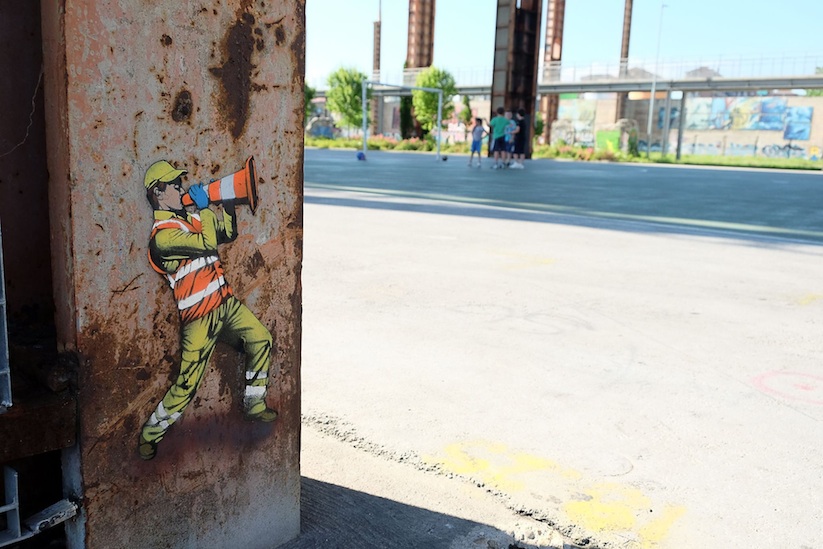 the_secret_and_funny_life_of_city_workers_by_belgian_street_artist_jaune_2017_03