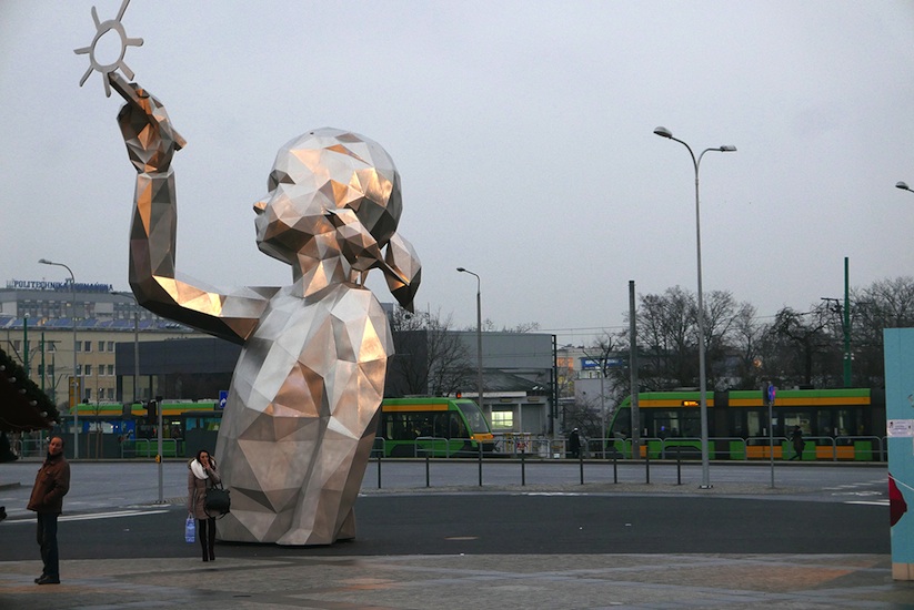 Lucie_Sculpture_by_David_Mesguich_in_Poland_2017_01