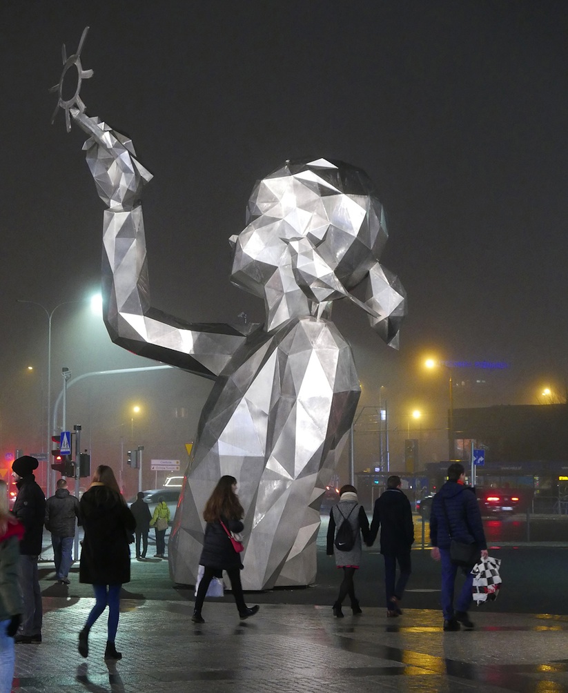 Lucie_Sculpture_by_David_Mesguich_in_Poland_2017_06