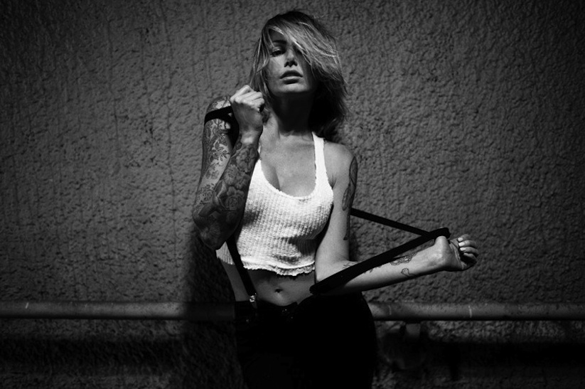 Tunnel_Vision_Monochromatic_Moments_with_Miss_Tina_Louise_2017_02
