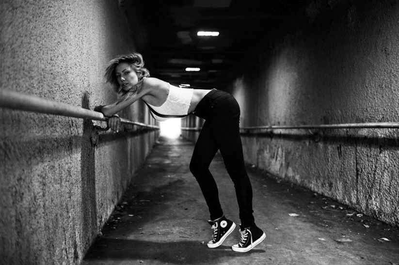 Tunnel_Vision_Monochromatic_Moments_with_Miss_Tina_Louise_2017_04