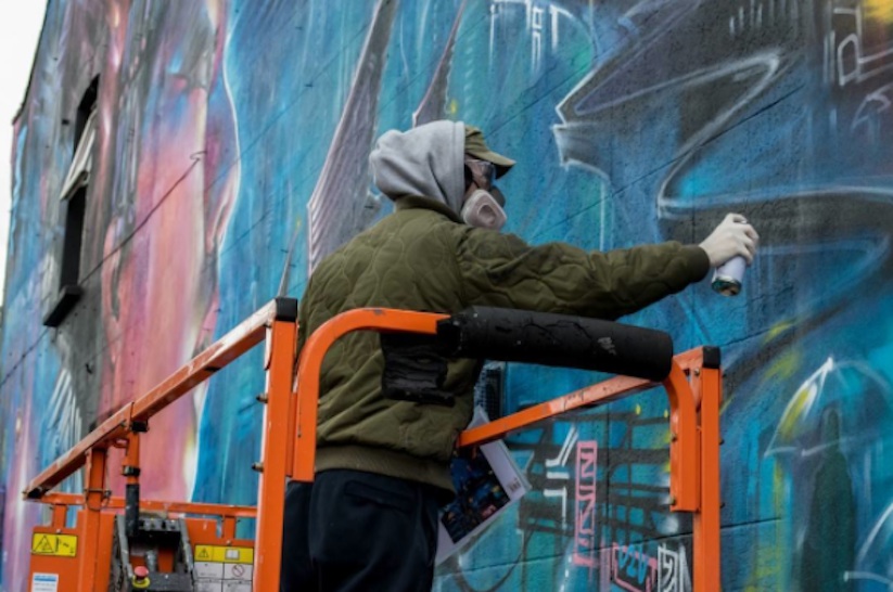 Vibrant_Mural_by_Dan_Kitchener_in_Newham_London_2017_06