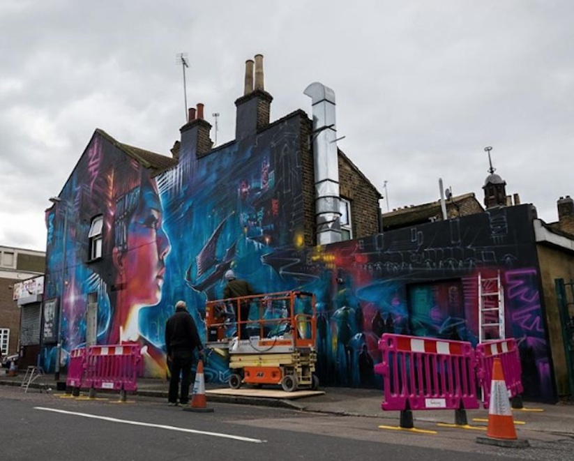 Vibrant_Mural_by_Dan_Kitchener_in_Newham_London_2017_07