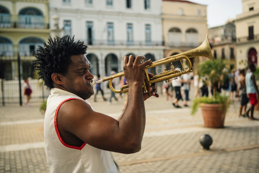 Awesome_Travel_Photographs_by_AJ_Beyer_from_Sunny_Havana_Cuba_2017_08