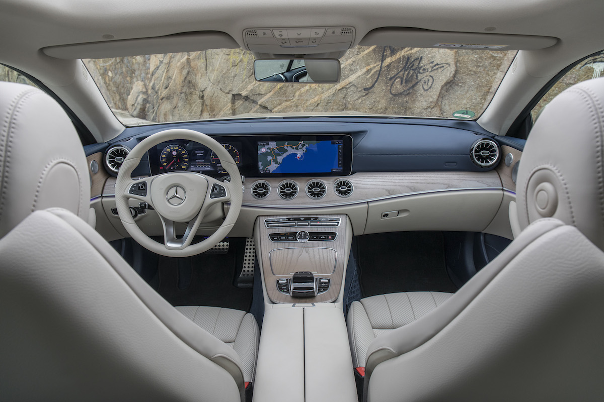 Mercedes-Benz E-Klasse Coupé, Press Test Drive Barcelona 2017, E 300 Coupe? aragonitsilber, Leder Nappa, macchiatobeige/yachtblau, AMG Line, * E 300 Coupe? Kraftstoffverbrauch kombiniert: 6,4 l/100 km, CO2-Emissionen kombiniert: 147 g/km.
Mercedes-Benz E-Klasse Coupé, Press Test Drive Barcelona 2017, E 300 Coupe?, aragonite silver, Nappa leather macchiato beige/yacht blue, AMG Line, Fuel consumption combined: 6.4 l/100 km, Combined CO2 emissions: 147 g/km.