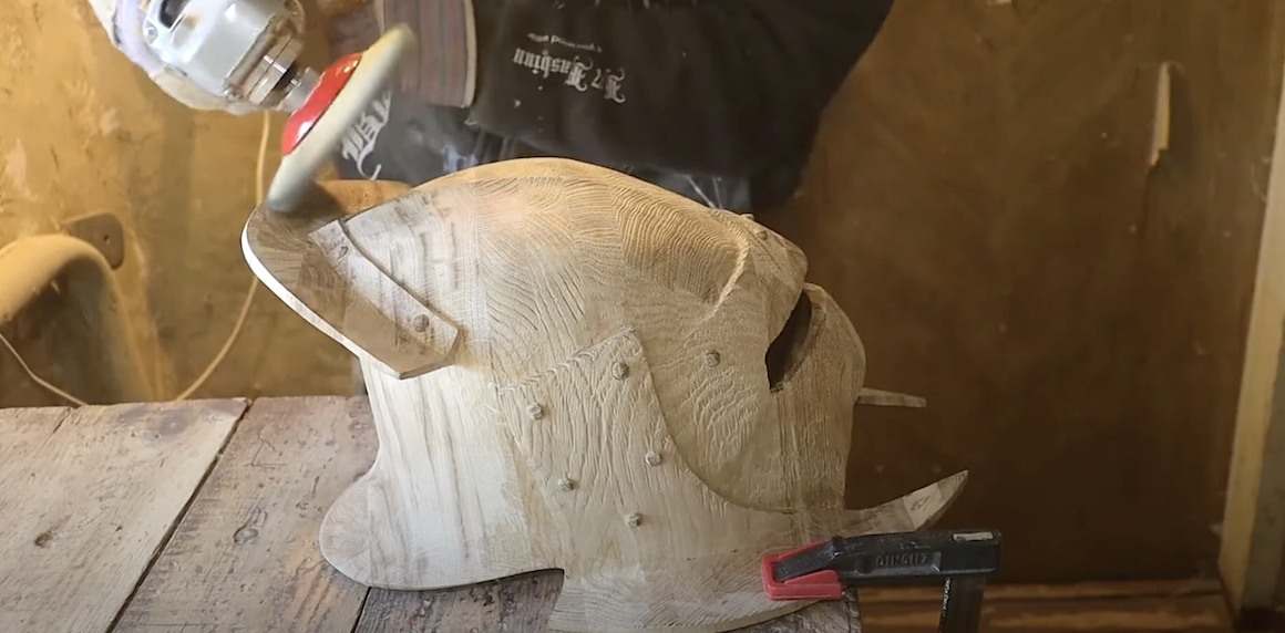 Holz Ork Helm